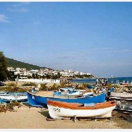 Sveti Vlas Marina/Beach Front 2 Bedroom Apartment דירה